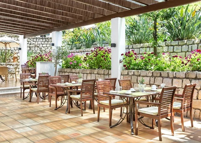 Pine Cliffs Ocean Suites, A Luxury Collection & Spa, Algarve Albufeira