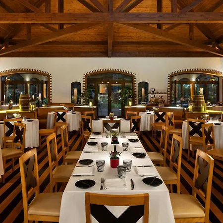 Pine Cliffs Ocean Suites, A Luxury Collection & Spa, Algarve فندق البوفيرا