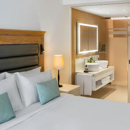 Pine Cliffs Ocean Suites, A Luxury Collection & Spa, Algarve فندق