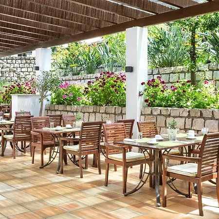 Pine Cliffs Ocean Suites, A Luxury Collection & Spa, Algarve Албуфейра