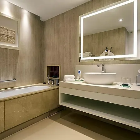 Pine Cliffs Ocean Suites, A Luxury Collection & Spa, Algarve 5* Albufeira